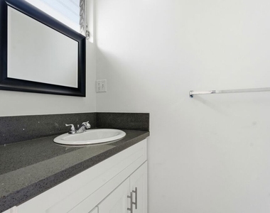 1475 S Wooster Street - Photo Thumbnail 12
