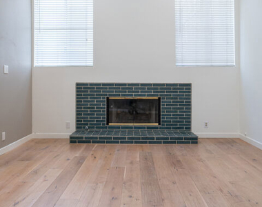 633 Museum Drive - Photo Thumbnail 4