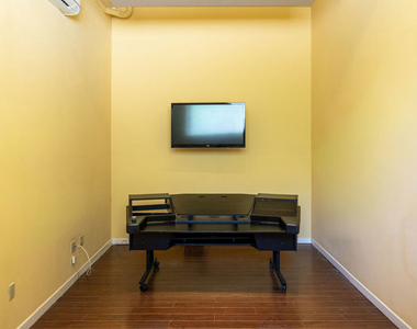 633 Museum Drive - Photo Thumbnail 39