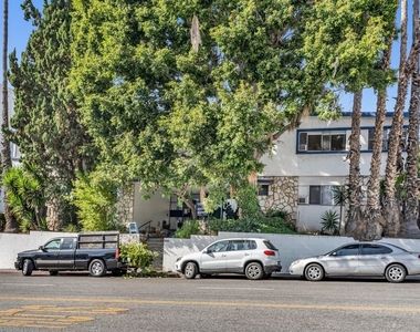 941 N San Vicente Boulevard - Photo Thumbnail 19