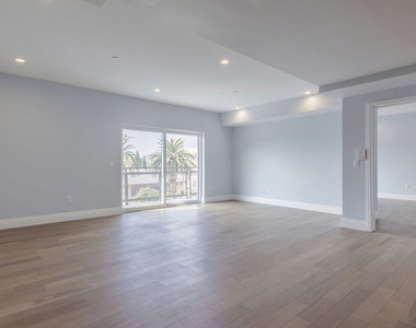 2939 Leeward Avenue - Photo Thumbnail 2