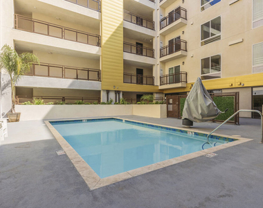 2939 Leeward Avenue - Photo Thumbnail 14
