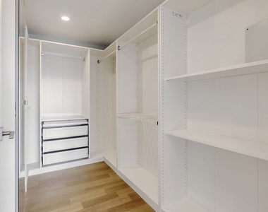 2939 Leeward Avenue - Photo Thumbnail 5