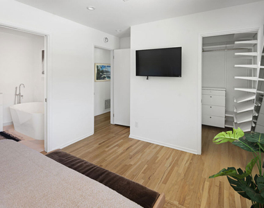 16641 Linda Terrace - Photo Thumbnail 9