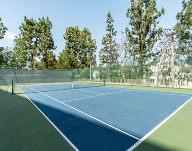 100 S Doheny Drive - Photo Thumbnail 13