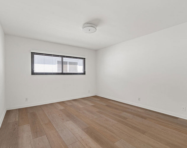 8630 Falmouth Avenue - Photo Thumbnail 2