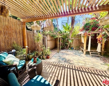 30 20th Avenue - Photo Thumbnail 5