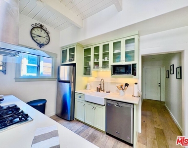 30 20th Avenue - Photo Thumbnail 9