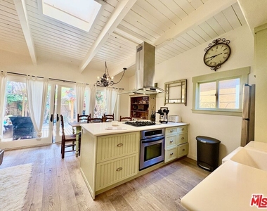 30 20th Avenue - Photo Thumbnail 10