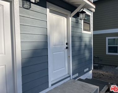 6204 Mayfield Avenue - Photo Thumbnail 1
