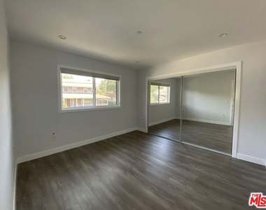 6204 Mayfield Avenue - Photo Thumbnail 13