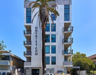 154 S Occidental Boulevard - Photo Thumbnail 15