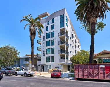 154 S Occidental Boulevard - Photo Thumbnail 14