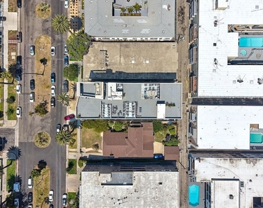 154 S Occidental Boulevard - Photo Thumbnail 13