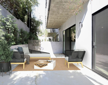 829 Larrabee Street - Photo Thumbnail 8