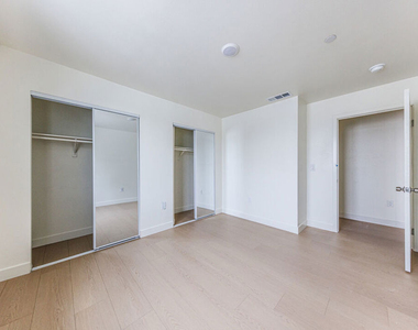 948 E 21st Street - Photo Thumbnail 14