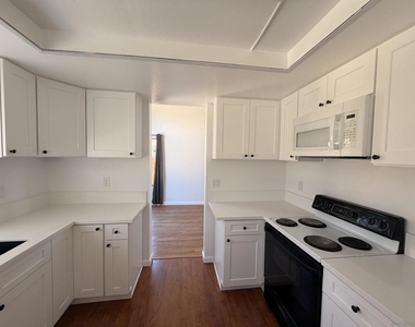 7538 Hawks Peak Way - Photo Thumbnail 7