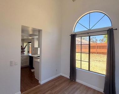 7538 Hawks Peak Way - Photo Thumbnail 5