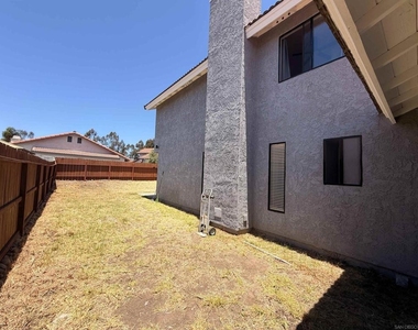 7538 Hawks Peak Way - Photo Thumbnail 32