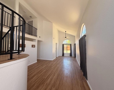 7538 Hawks Peak Way - Photo Thumbnail 3