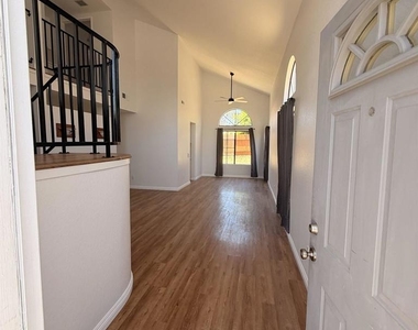 7538 Hawks Peak Way - Photo Thumbnail 2