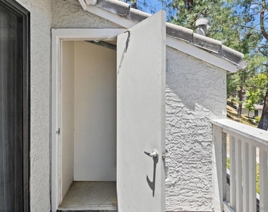 14996 Avenida Venusto - Photo Thumbnail 21