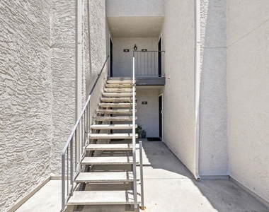 14996 Avenida Venusto - Photo Thumbnail 22