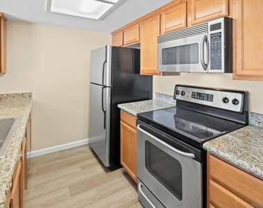 14996 Avenida Venusto - Photo Thumbnail 9
