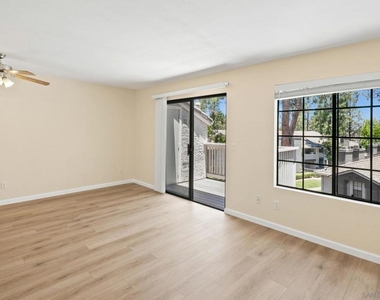 14996 Avenida Venusto - Photo Thumbnail 3