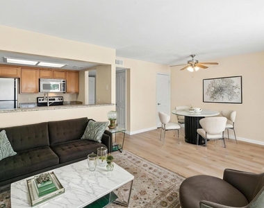 14996 Avenida Venusto - Photo Thumbnail 11