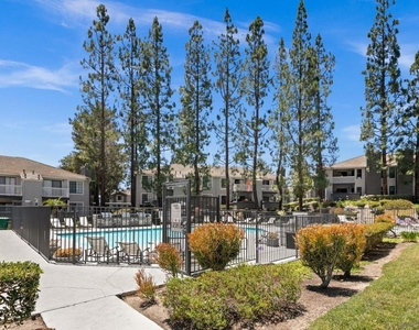 14996 Avenida Venusto - Photo Thumbnail 25