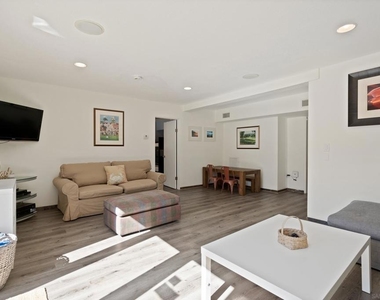 647 Loring St - Photo Thumbnail 14