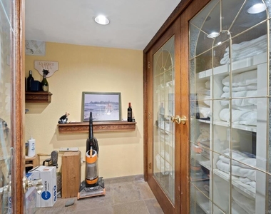 647 Loring St - Photo Thumbnail 31