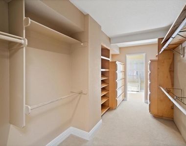 647 Loring St - Photo Thumbnail 20