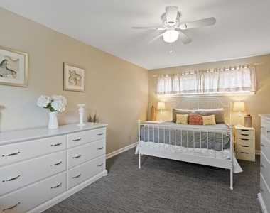 647 Loring St - Photo Thumbnail 26