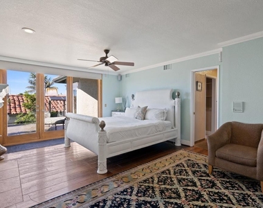 647 Loring St - Photo Thumbnail 16