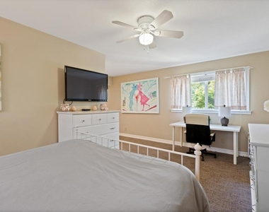 647 Loring St - Photo Thumbnail 28