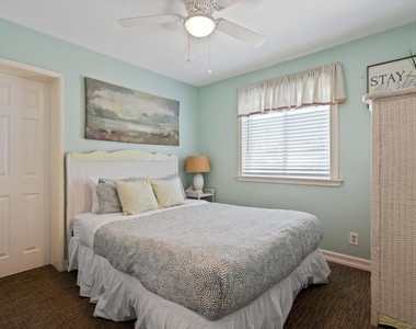 647 Loring St - Photo Thumbnail 30