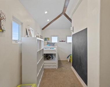 647 Loring St - Photo Thumbnail 33