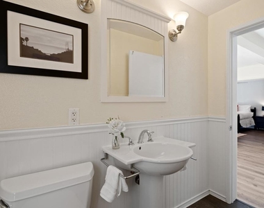 647 Loring St - Photo Thumbnail 25