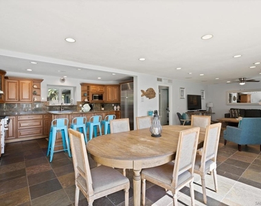 647 Loring St - Photo Thumbnail 10