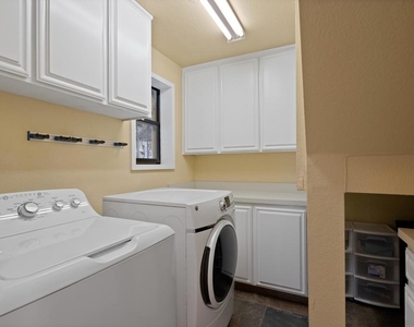 647 Loring St - Photo Thumbnail 34