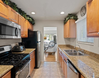 645 Loring - Photo Thumbnail 5