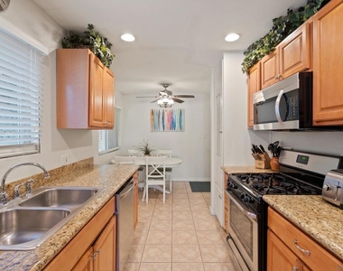 645 Loring - Photo Thumbnail 8