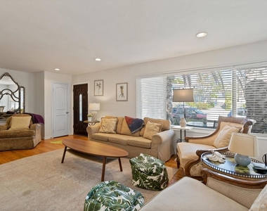 645 Loring - Photo Thumbnail 4