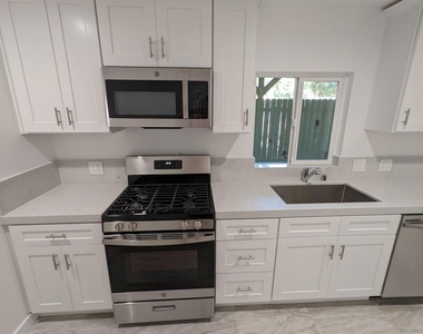 4163 Marian St - Photo Thumbnail 3