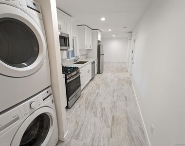 4163 Marian St - Photo Thumbnail 6