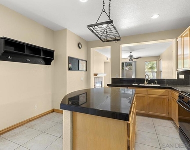 553 Golf Glen Dr - Photo Thumbnail 9