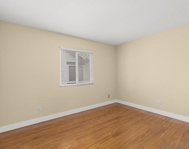 553 Golf Glen Dr - Photo Thumbnail 27