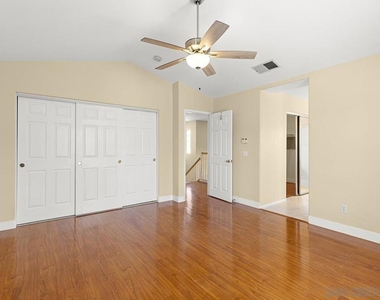 553 Golf Glen Dr - Photo Thumbnail 21